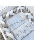 Deluxe Baby 3 részes babaágynemű garnitúra - takaró + párna + fonott rácsvédő - világoskék - felhőn alvó macikák