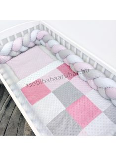   Deluxe Baby 3 részes babaágynemű garnitúra - takaró + párna + fonott rácsvédő - patchwork rózsaszín-szürke-fehér