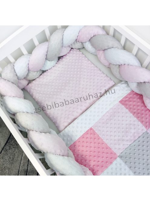 Deluxe Baby 3 részes babaágynemű garnitúra - takaró + párna + fonott rácsvédő - patchwork rózsaszín-szürke-fehér