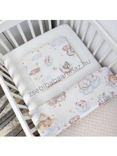   Deluxe Baby 2 részes babaágynemű garnitúra - takaró + párna - Mogyoró - felhőn alvó állatok