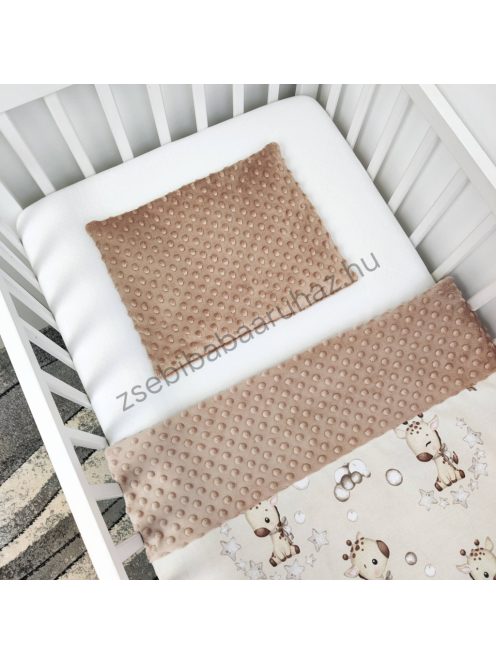 Deluxe Baby babaágynemű garnitúra Extra párnás rácsvédővel - Dreamland Collection - cappuccino bébi zsiráf