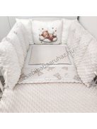 Deluxe Baby babaágynemű garnitúra babafészekkel, Extra párnás rácsvédővel - Dreamland Collection - mogyoró alvó maci