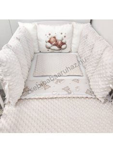   Deluxe Baby babaágynemű garnitúra babafészekkel, Extra párnás rácsvédővel - Dreamland Collection - mogyoró alvó maci