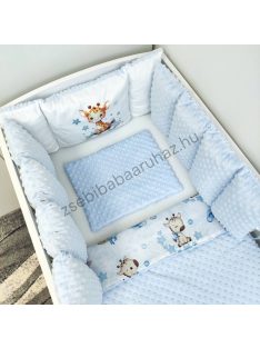   Deluxe Baby babaágynemű garnitúra Extra párnás rácsvédővel - Dreamland Collection - világoskék bébi zsiráf