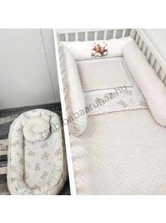   Deluxe Baby babaágynemű garnitúra babafészekkel, hengerpárnás rácsvédővel - mogyoró alvó maci