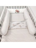 Deluxe Baby babaágynemű garnitúra babafészekkel, hengerpárnás rácsvédővel - mogyoró alvó maci
