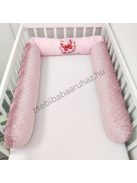 Deluxe Baby babaágynemű garnitúra babafészekkel, hengerpárnás rácsvédővel - mályvarózsa - rózsaszín pillangók