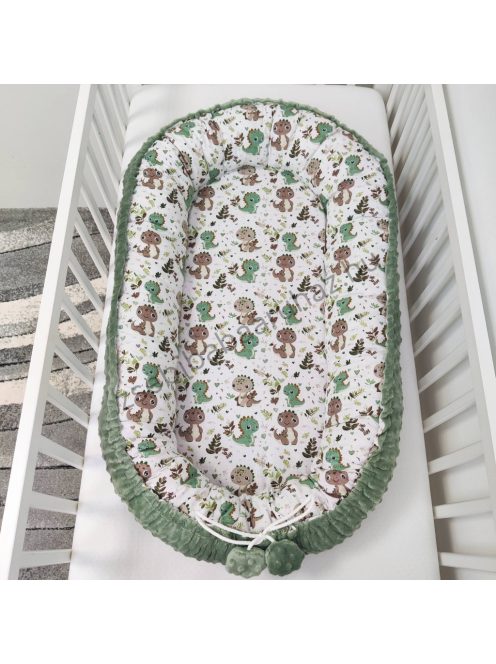 Deluxe Baby babaágynemű garnitúra babafészekkel - 5 részes - sötét zsályazöld - bébi dínók I.