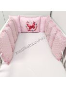 Deluxe Baby Minky babaágynemű garnitúra babafészekkel, Extra párnás rácsvédővel - Dreamland Collection - mályvarózsa - rózsaszín pillangók