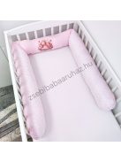 Deluxe Baby babaágynemű garnitúra hengerpárnás rácsvédővel - rózsaszín alvó maci