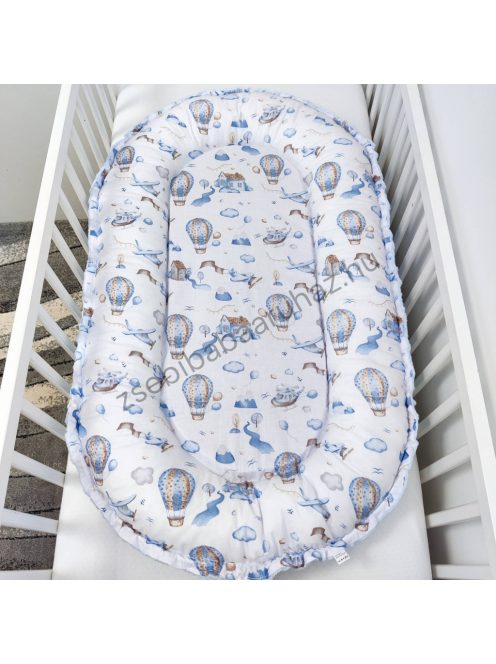 Deluxe Baby többfunkciós babafészek macipárnával - Minky világoskék - hőlégballonok