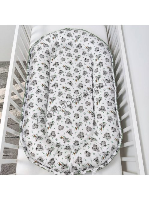Deluxe Baby többfunkciós babafészek macipárnával - Minky sötét zsályazöld - koalák
