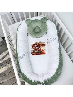   Babafészek párnával, betéttel - zsályazöld - szafari kaland