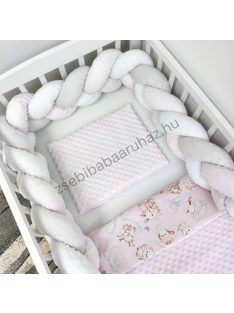   Deluxe Baby 3 részes babaágynemű garnitúra - takaró + párna + fonott rácsvédő - Világos rózsaszín - rózsaszín bébi erdei állatok