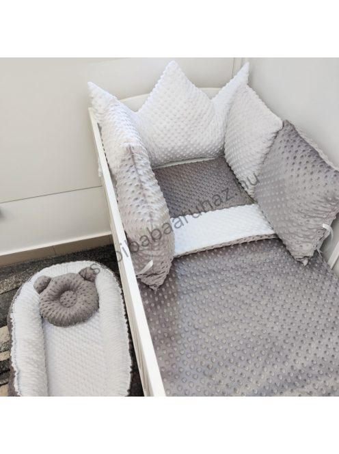 Deluxe Baby Minky babaágynemű garnitúra babafészekkel, koronapárnás rácsvédővel - fehér - grafit - szürke